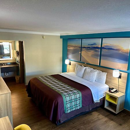 Days Inn By Wyndham Houston East Екстер'єр фото